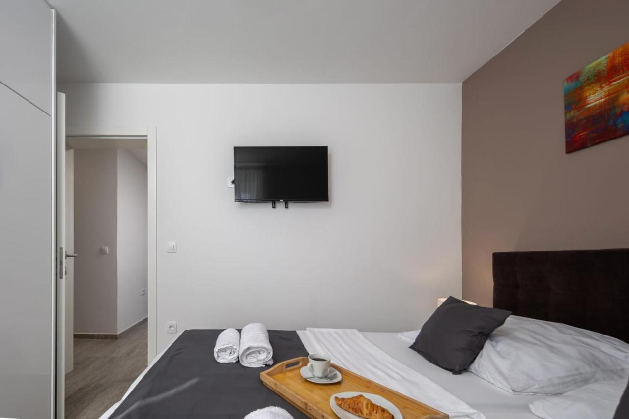 נין Apartments Cesare מראה חיצוני תמונה