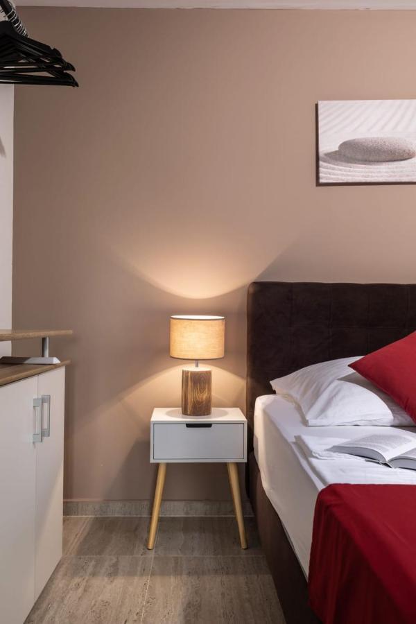 נין Apartments Cesare מראה חיצוני תמונה